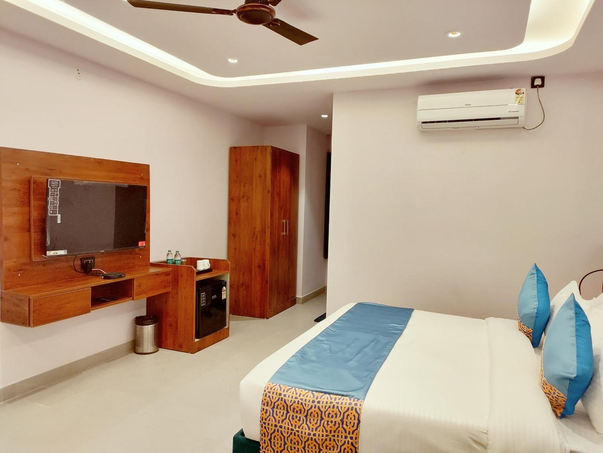 Emerald Suites Greater Noida Exterior foto