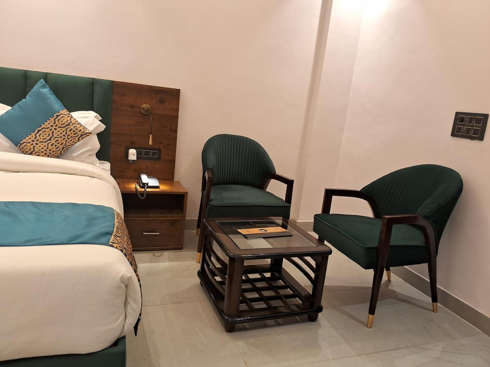 Emerald Suites Greater Noida Cameră foto