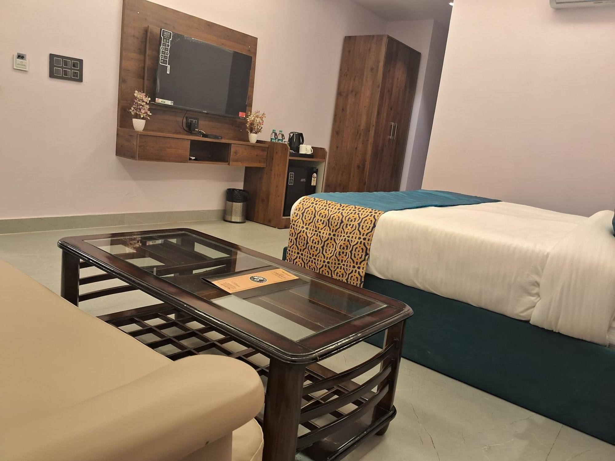 Emerald Suites Greater Noida Cameră foto