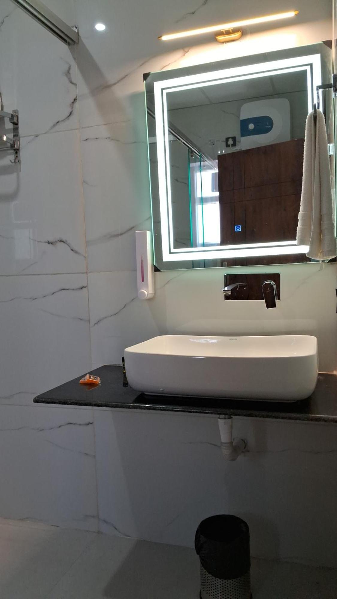 Emerald Suites Greater Noida Cameră foto