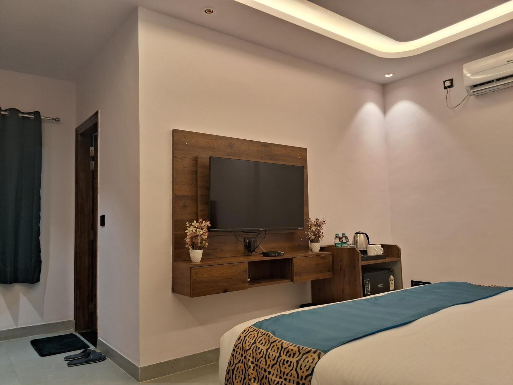 Emerald Suites Greater Noida Cameră foto